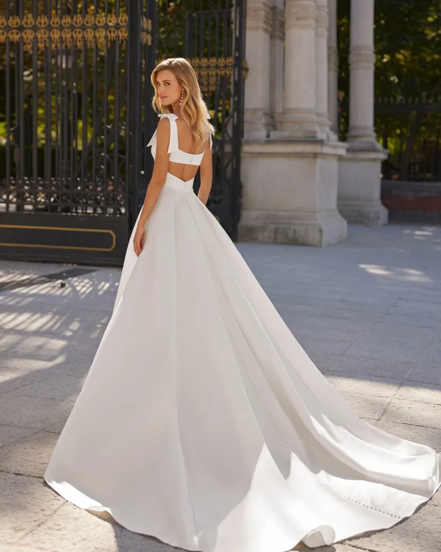 Stacia — Luna Novias (3. pohled)